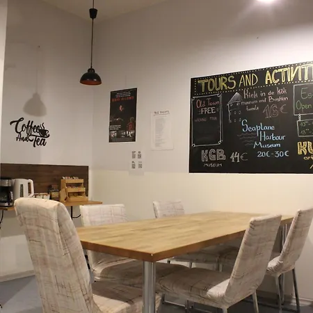 Viru Backpackers Hostal *