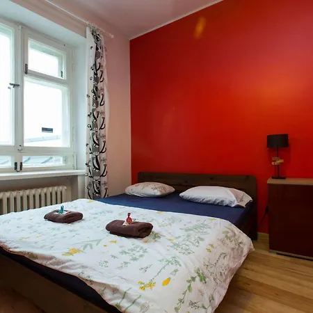אכסניה Viru Backpackers *